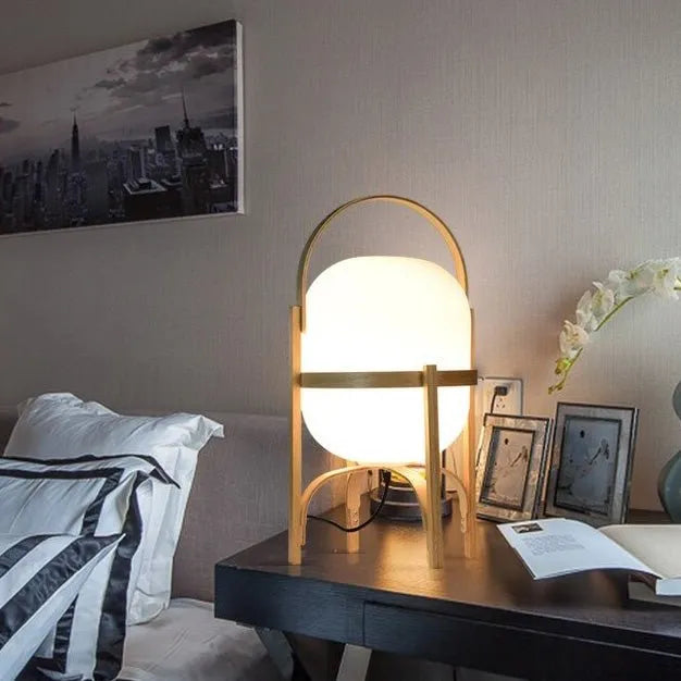 Japanische Nachttischlampe aus Holz