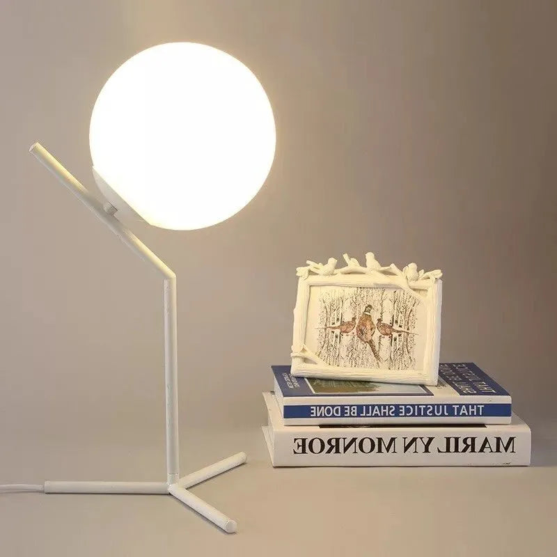 Nachttischlampe Design Glaskugel