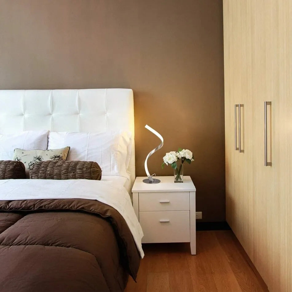 Nachttischlampe Spiraldesign