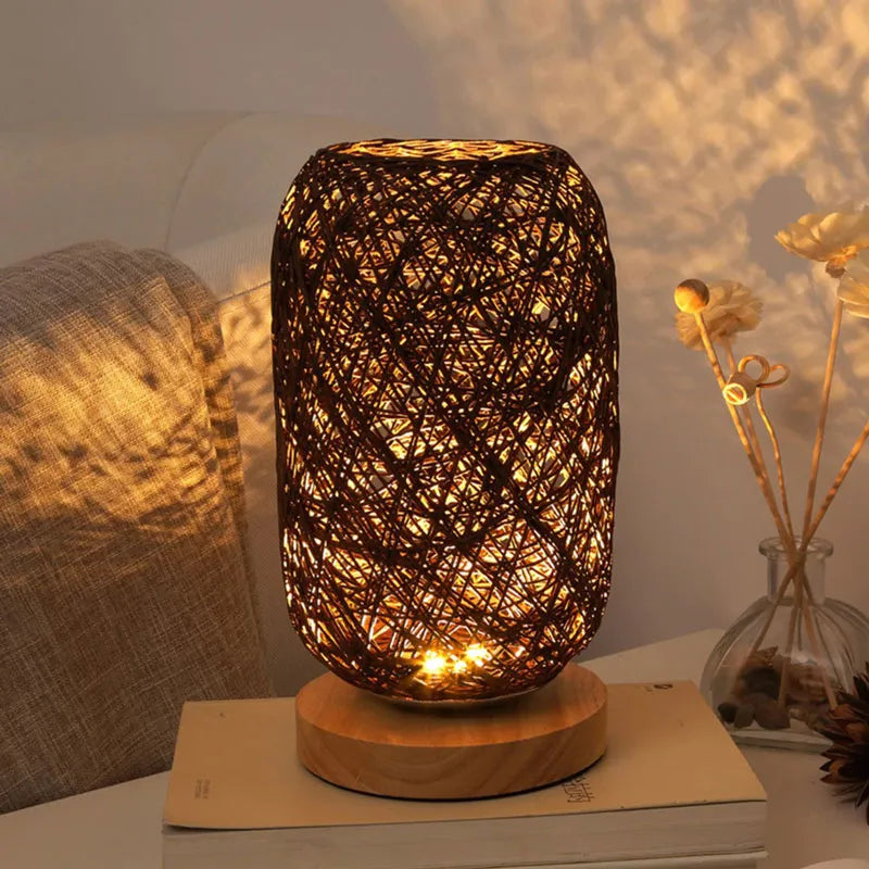 Nachttischlampe aus Rattan und Holz