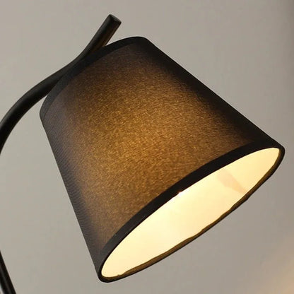 Nordische Industrielle Nachttischlampe