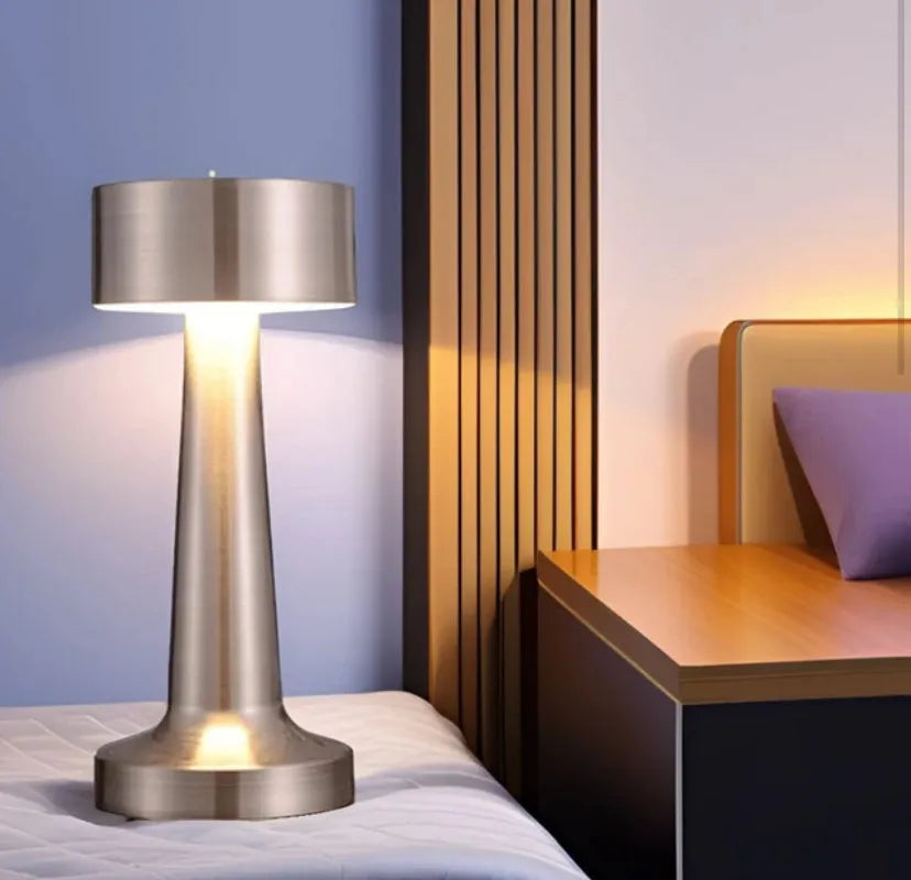 Taktische Retro-LED-Nachttischlampe